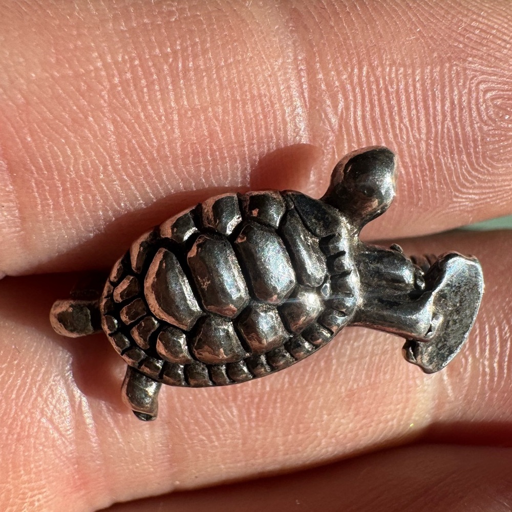Dainty turtle 925 Sterling silver pin brooch 3.2g